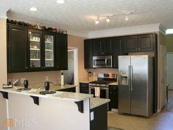 3rd image of 20 Barrington Farms Ct