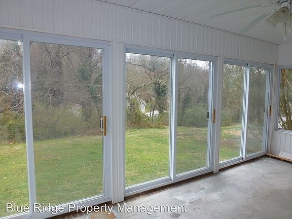5th image of 3529 Thornton Dr