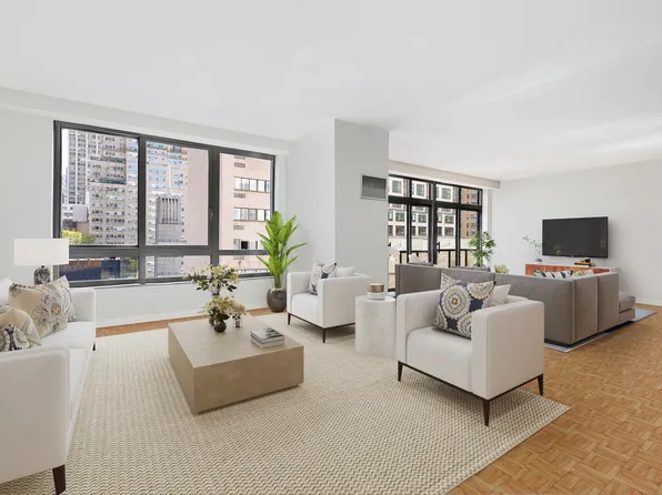 100 United Nations Plaza image 1 of 10