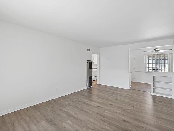 4th image of 12243-49 Vanowen St #49-D
