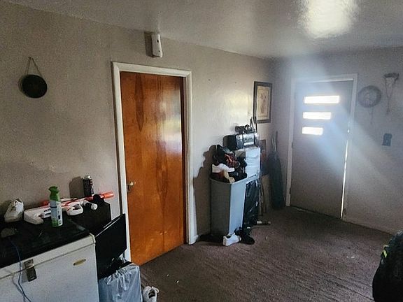 4th image of 1035 W 17th St