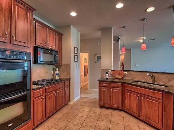 4th image of 1722 Westmeadow Trl