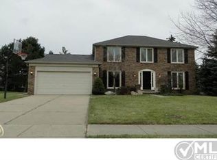 4594 Whisper Way Dr, Troy, MI