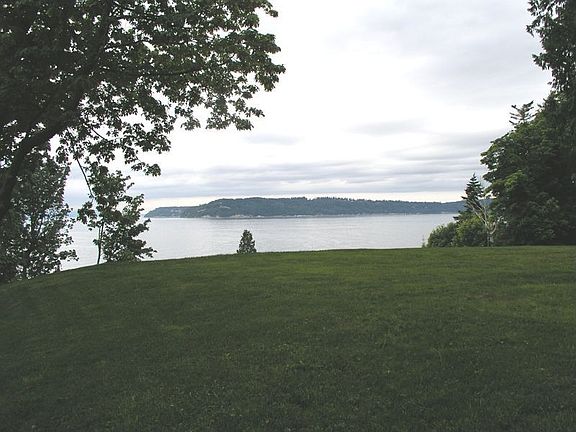 Extra Land behind house to BUILD a new home or addition?
