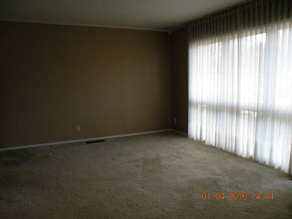 2nd image of 702 W Roselawn St
