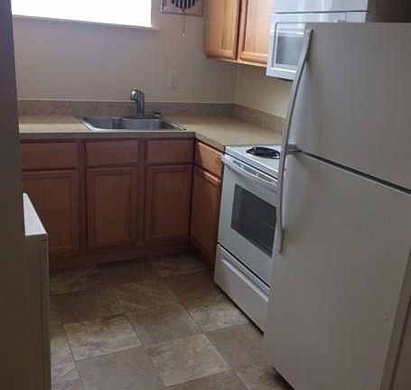 3rd image of 11301 Dogwood Dr APT 22