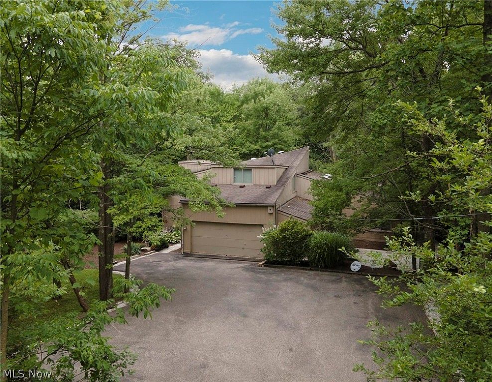 13154 W Geauga Trl, Chesterland, OH 44026 Zillow