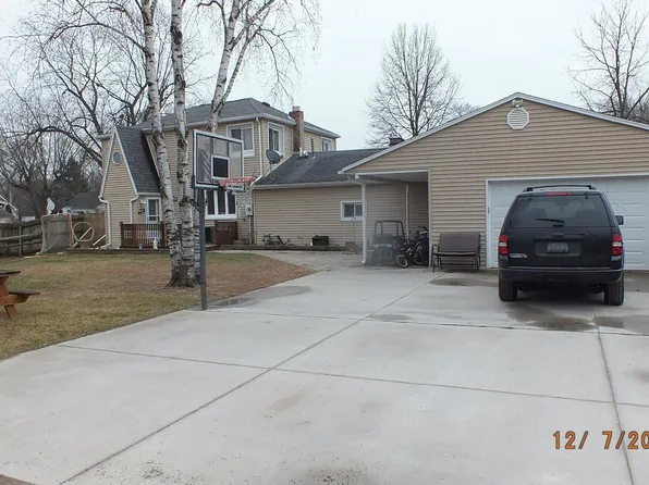 2559 Schafstal Dr, Lambertville, MI 48144
