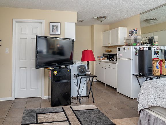 3rd image of 9502 Glenlake Ave APT 220