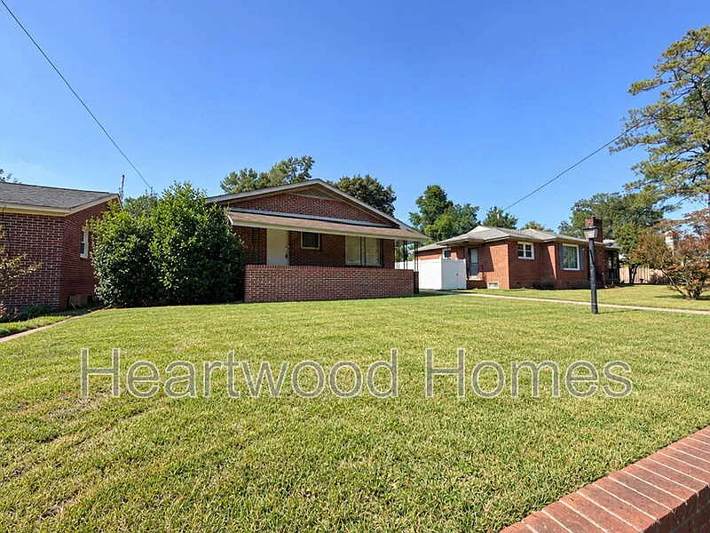 3 bed, 2.0 bath, 1240 sqft, $1,640 — Photo 4