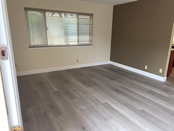 5th image of 1670 Union Ave #11
