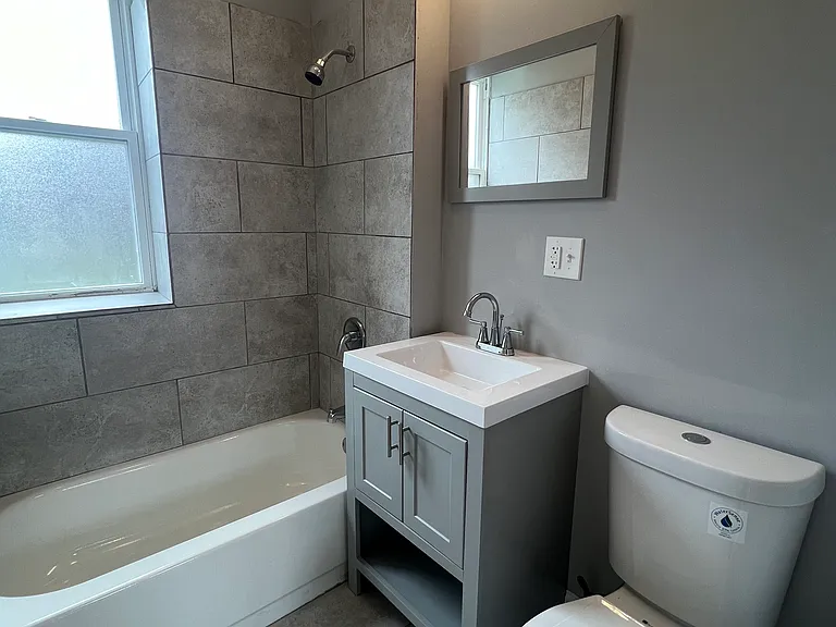 5433 S Union Ave #1R — Photo 7