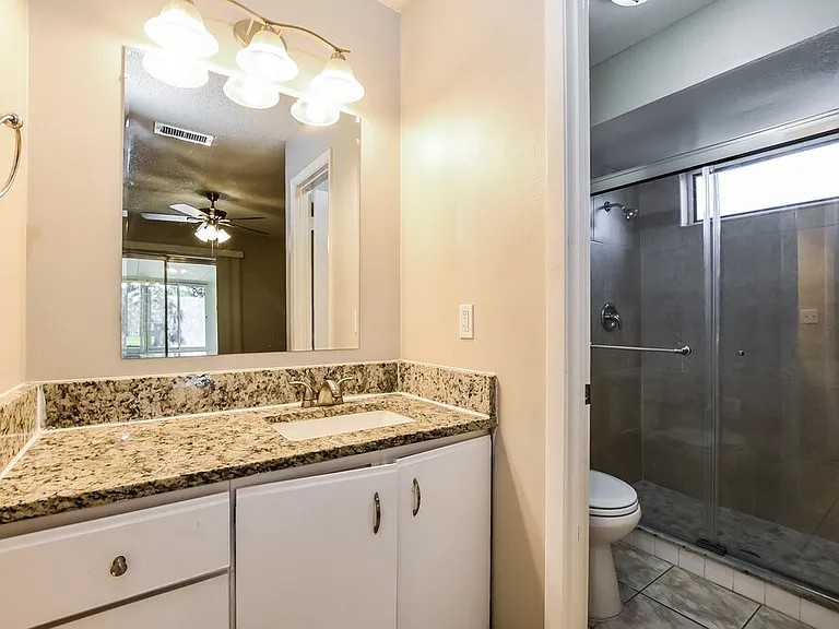 520 Elmwood Ct — Photo 11