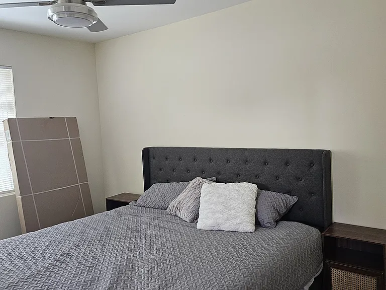 134 N Madison Ave — Photo 13