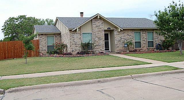 1st image of 4921 Walker Dr
