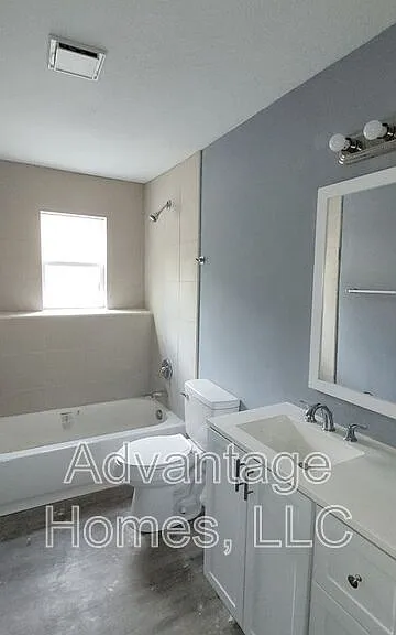 700 N 70th St — Photo 14