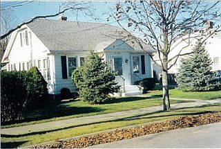 1st image of 215 Elm St