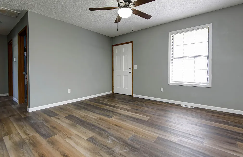 2 bed, 1.0 bath, 800 sqft, $900 — Photo 3