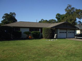 203 32nd St, Nederland, TX 77627