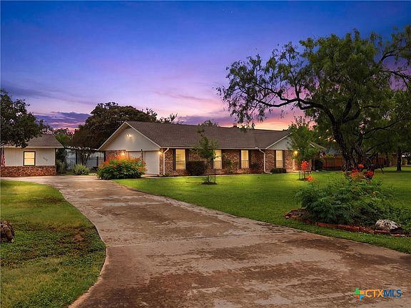 3rd image of 2402 Welsch Ln