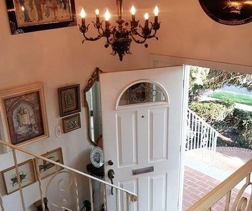 3rd image of 180 Barlow Dr S