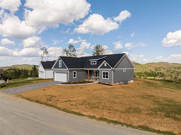 3rd image of 380 Turtle Ridge Road