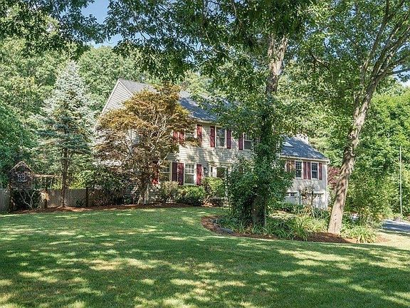 4th image of 4 Robinwood Cir