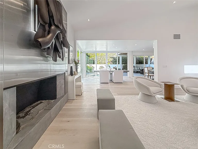 4266 Louise Ave — Photo 5