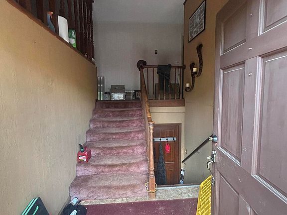 5th image of 1731 Holton Ave E