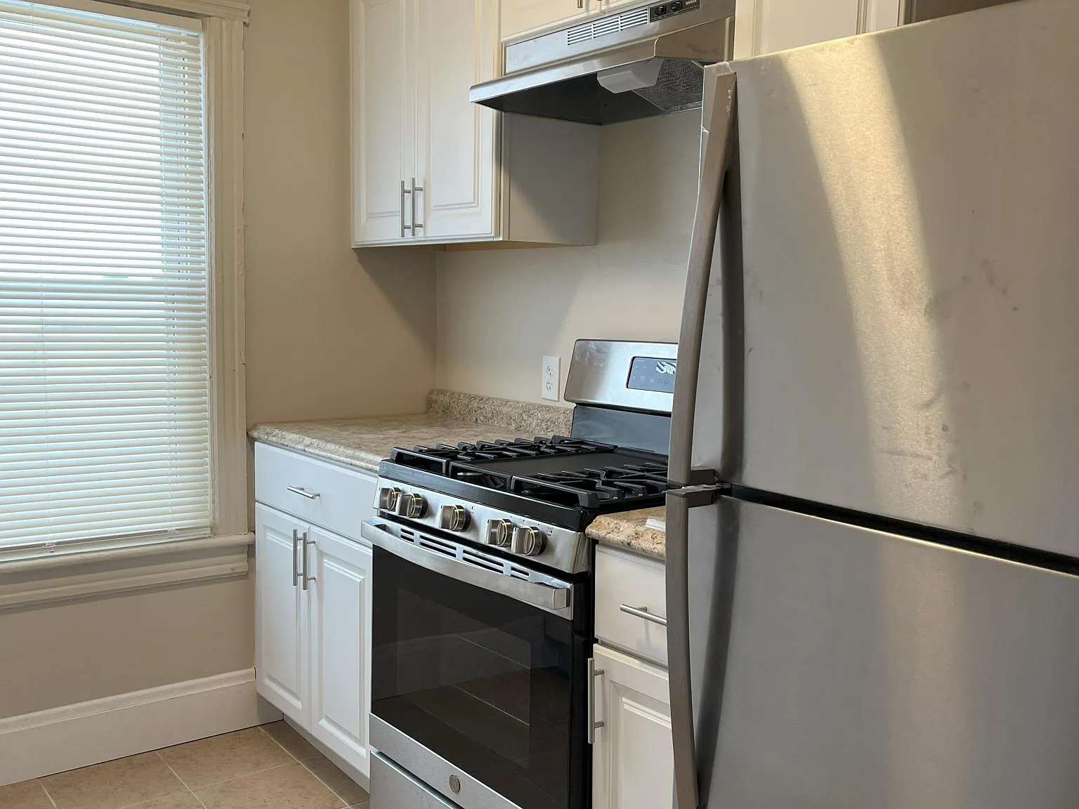 2 bed, 1250 sqft, $2,000 — Photo 2
