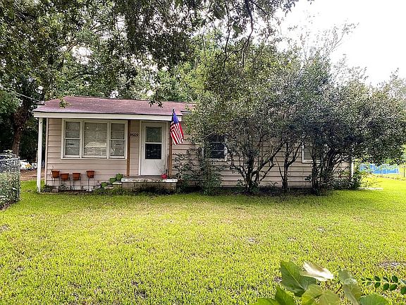 2nd image of 4609 Carolyn Dr