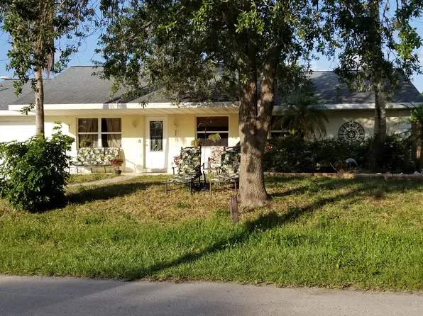 8013 SE Woodland Rd, Hobe Sound, FL 33455