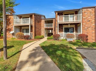 23 Meadowridge Condos E, Columbia, IL 62236
