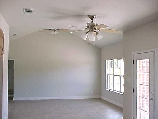 2nd image of 89 OAK FIELDS