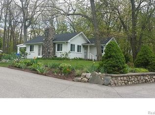 3308 Duffield St, White Lake, MI 48383