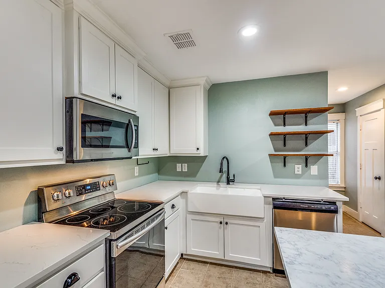 2613 Hidden Valley Dr — Photo 1