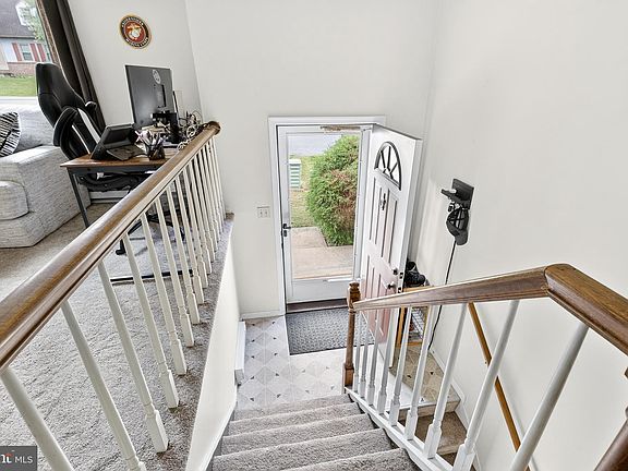 4th image of 2231 Donough Dr