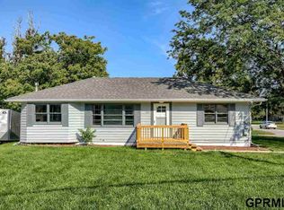 653 N 85th St, Omaha, NE 68114