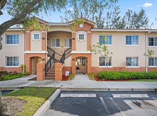 3740 N Jog Rd APT 105, Royal Palm Beach, FL 33411