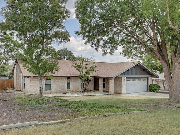 2nd image of 117 Skyview Dr