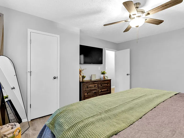 2393 Sawbury Blvd — Photo 6