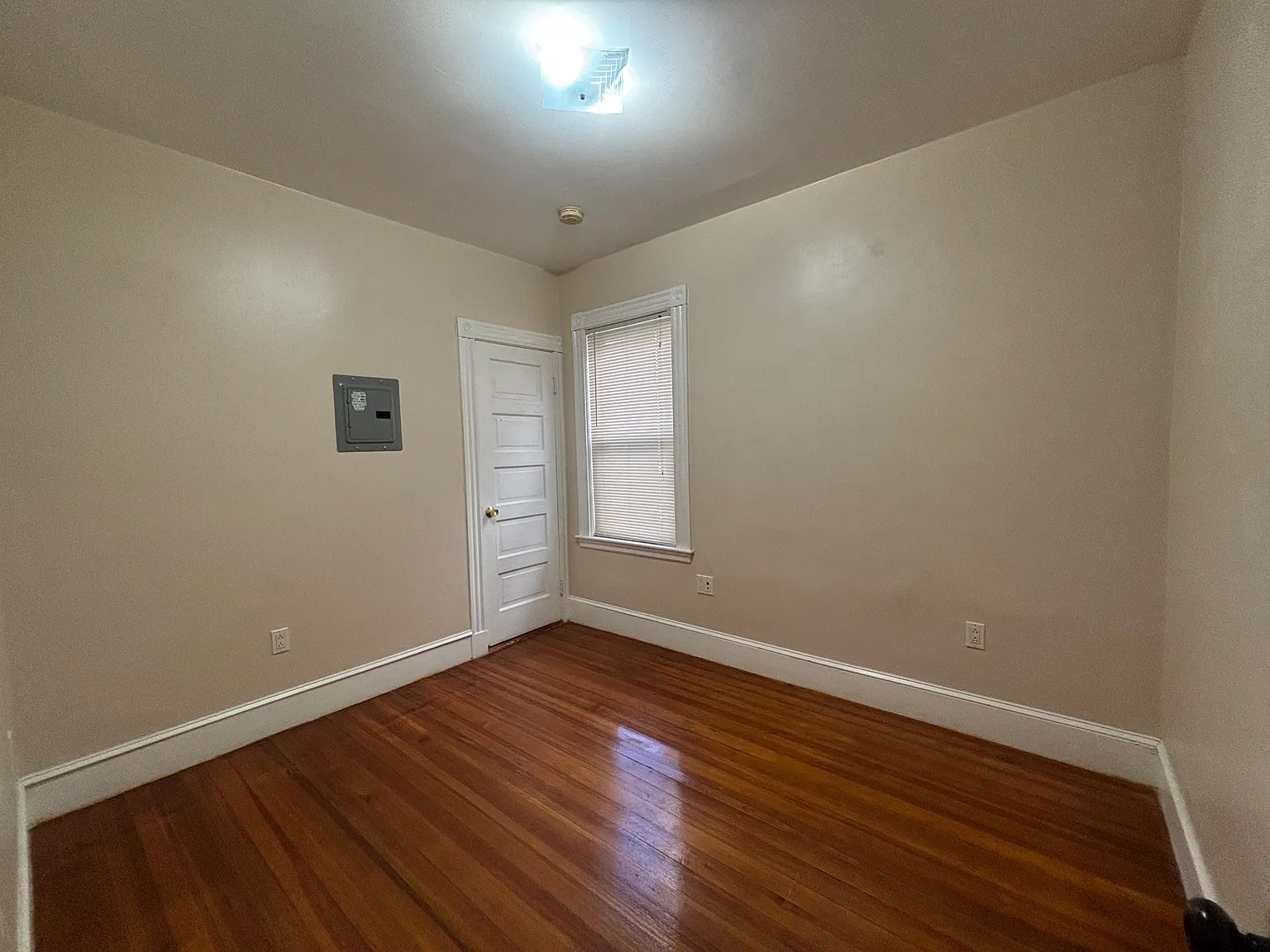 3 bed, 1100 sqft, $2,750 — Photo 4