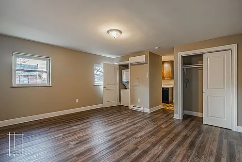 866 N. High St. Photo 1