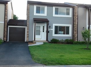 646 Ash Ln, Wheeling, IL 60090