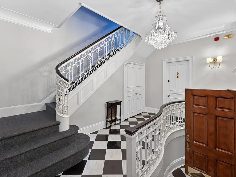 12 Hereford St #2 — Photo 3