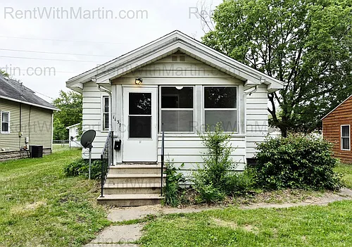 1137 Columbia St Photo 1