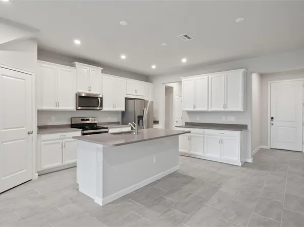 31461 Woodland Race Loop, Wesley Chapel, FL 33545