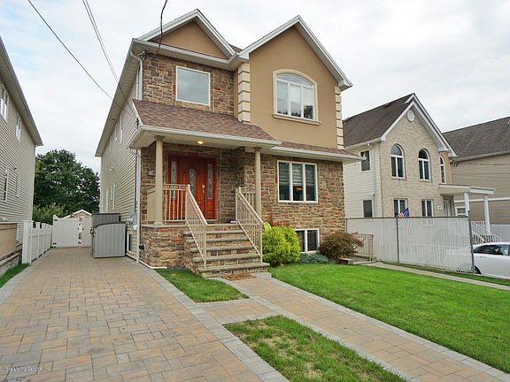 2nd image of 63 Van Brunt St