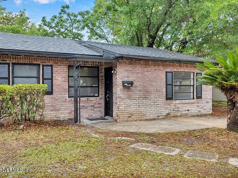 1012 Beckner Ave — Photo 3