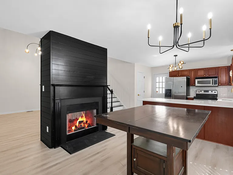 305 Dearing Dr — Photo 16